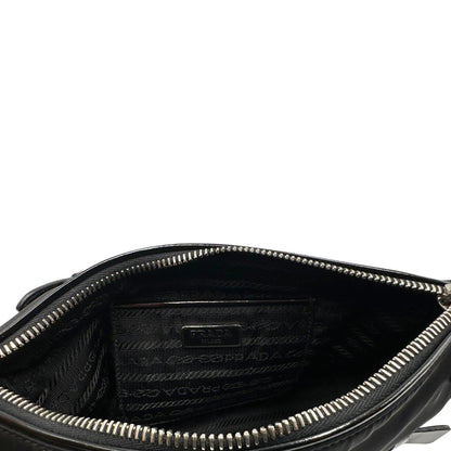 interno Borsa Prada in nylon, indossabile a spalla, di lusso, originale, ottime condizioni, usata. 