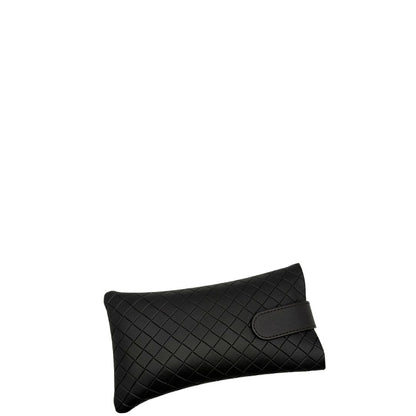 Custodia di un paio di occhiali da sole Bottega Veneta in acetato nero con lenti sfumate grigie, usati, originali, second hand, in ottime condizioni.