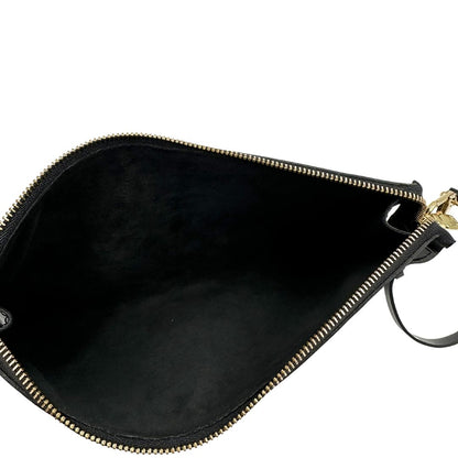 interno  Pochette LV in pelle epi nera, munita di un manico singolo, di lusso, originale, ottime condizioni, usata. 