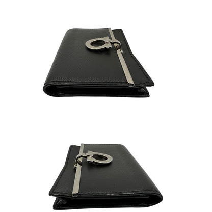 vPortamonete Salvatore Ferragamo in pelle saffiano nera, di lusso, originale, ottime condizioni.