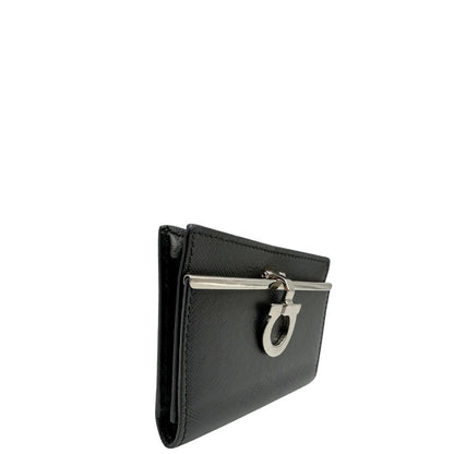 Portamonete Salvatore Ferragamo in pelle saffiano nera, di lusso, originale, ottime condizioni.