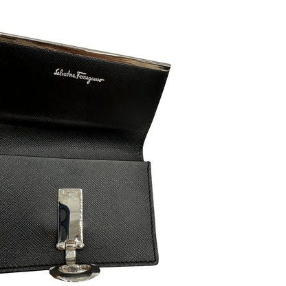 Portamonete Salvatore Ferragamo in pelle saffiano nera, di lusso, originale, ottime condizioni.