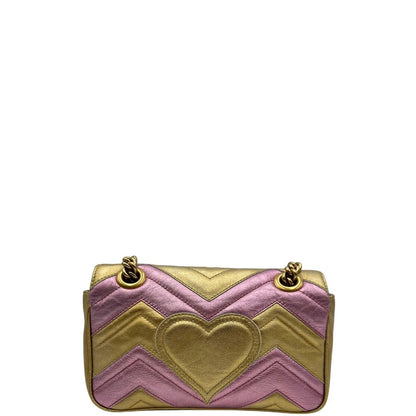 retro Borsa Gucci Marmont in pelle bicolor con motivo chevron nella misura piccola, di lusso, originale, ottime condizioni, usata. 