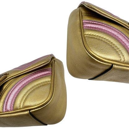 angoli Borsa Gucci Marmont in pelle bicolor con motivo chevron nella misura piccola, di lusso, originale, ottime condizioni, usata. 