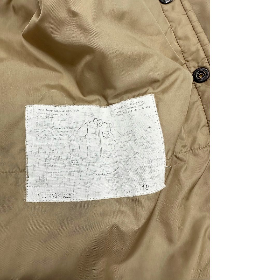 Camicia leggermente imbottita Aspesi in una calda colorazione beige, usata, originale, second hand, in ottime condizioni.
