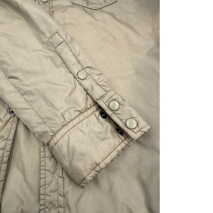Camicia leggermente imbottita Aspesi in una calda colorazione beige, usata, originale, second hand, in ottime condizioni.