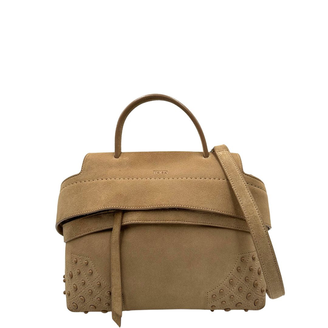 Front di una borsa con tracolla Tod's in pelle scamosciata beige, usata, originale, second hand, in ottime condizioni.