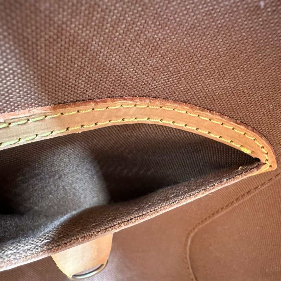 interno Borsa LV strutturata in tela monogram e vacchetta naturale, di lusso, originale, usata. 