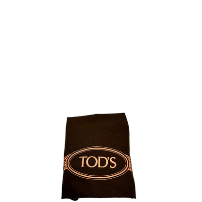dustbag Borsa Tod's in pelle nera impreziosita da borchie tono su tono alla base, di lusso, originale, ottime condizioni, usata.