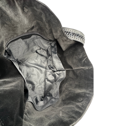 Interno, Borsa Stella McCartney in velluto nero, con profili nere, indossabile a spalla. Originale, usata, di lusso, in ottime condizioni.