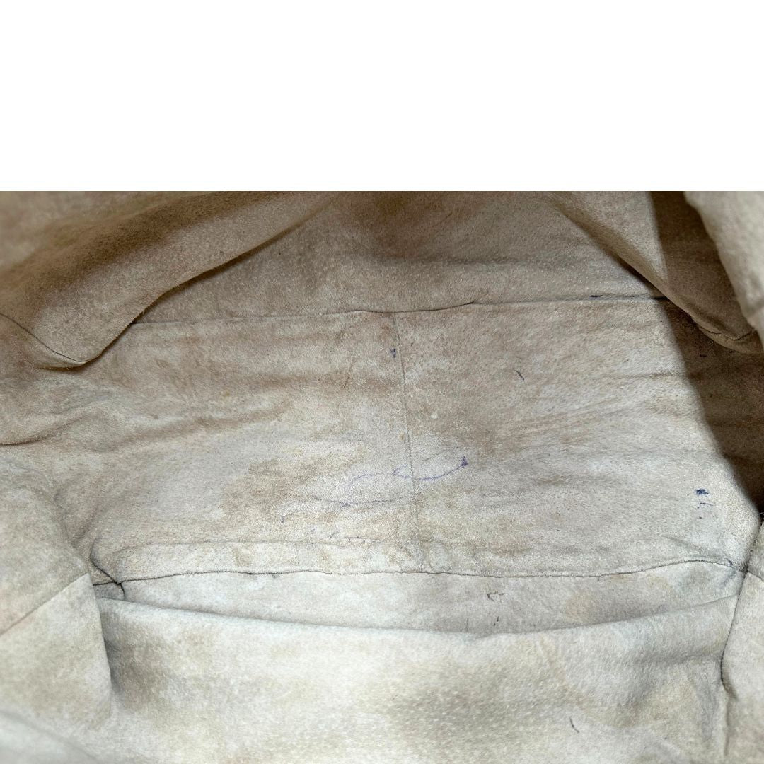 interno  Borsa Prada in pelle color taupe, di lusso, originale, ottime condizioni, usata. 