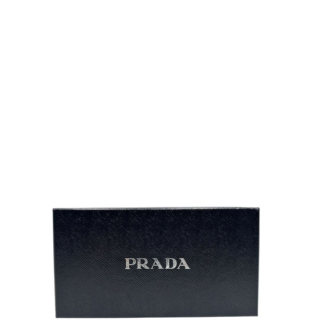 Portafoglio Prada in pelle saffiano nera, di lusso, originale, ottime condizioni, usato.