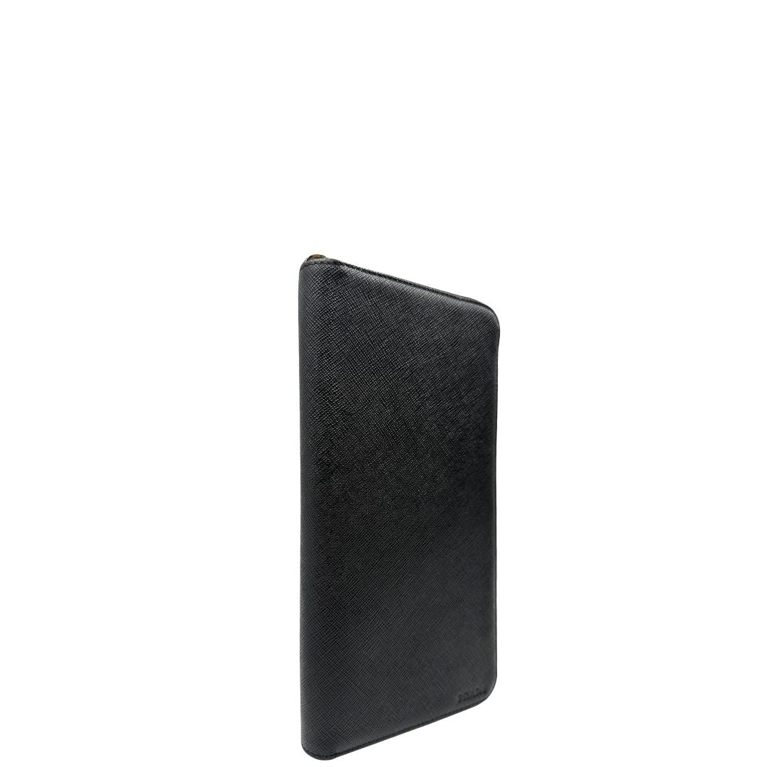 Laterale, Portafoglio Prada in pelle saffiano nero e hardware argentato. Originale, usato, di lusso, in ottime condizioni.