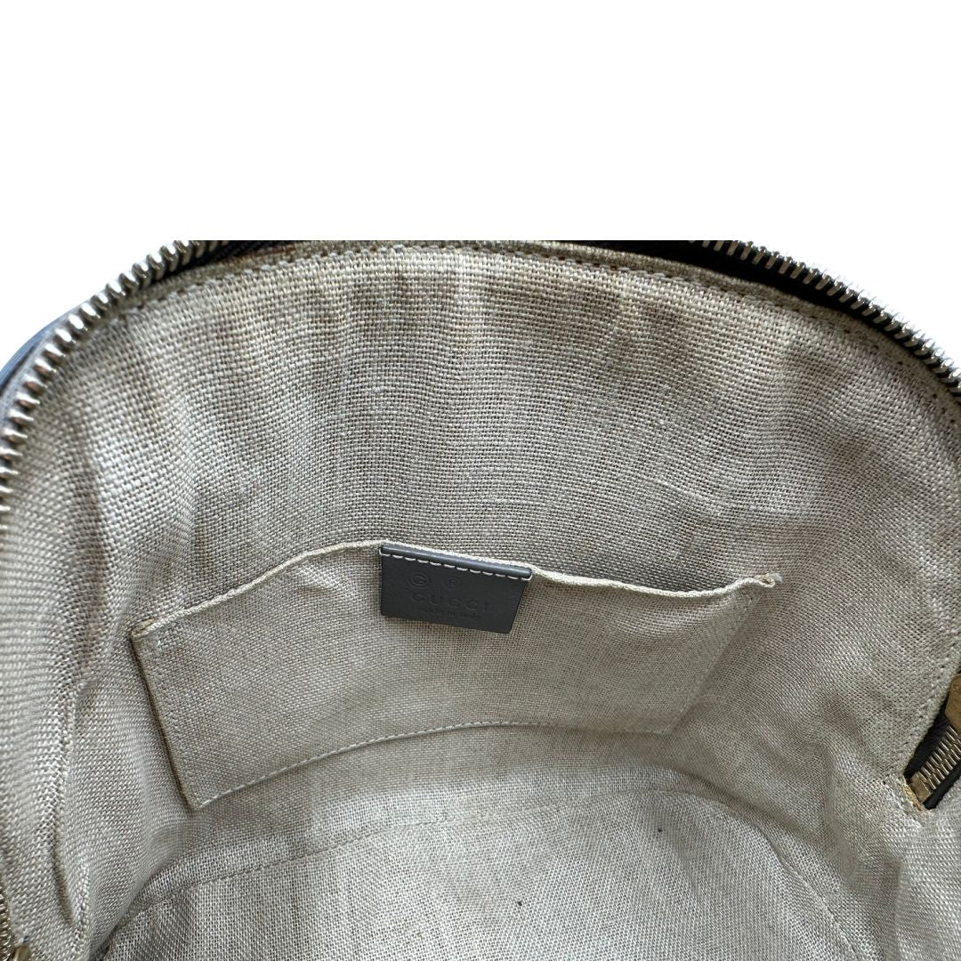 interno Borsa Gucci in pelle microgucissima grigia, di lusso, originale, ottime condizioni, usata. 