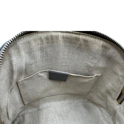 interno Borsa Gucci in pelle microgucissima grigia, di lusso, originale, ottime condizioni, usata. 