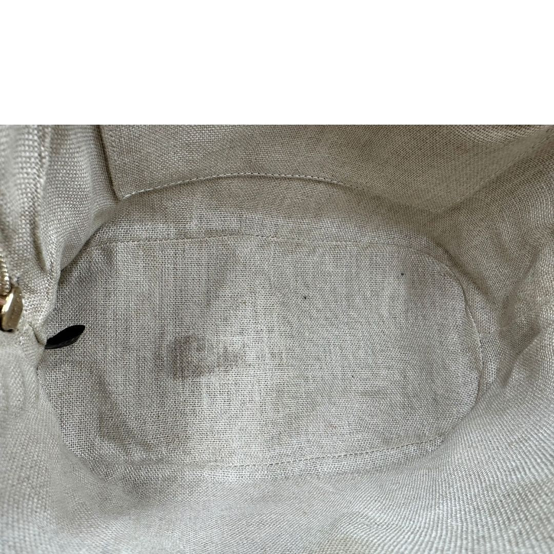 interno Borsa Gucci in pelle microgucissima grigia, di lusso, originale, ottime condizioni, usata. 