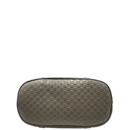 base Borsa Gucci in pelle microgucissima grigia, di lusso, originale, ottime condizioni, usata. 