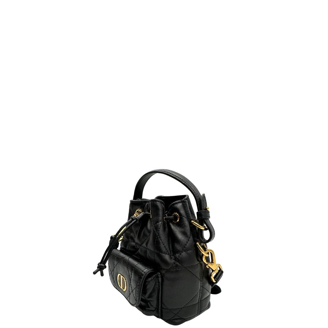 lato  Borsa Christian Dior in pelle con impunture macrocannage e hardware dorato, della collezione Caro, di lusso, originale, ottime condizioni, usato. 