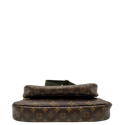 base Multi Pochette Accessoires Louis Vuitton in canvas marrone monogram con dettagli in vacchetta naturale, manico in catena dorata e tracolla in tessuto Jacquard verde kaki, di lusso, originale, ottime condizioni, usata. 