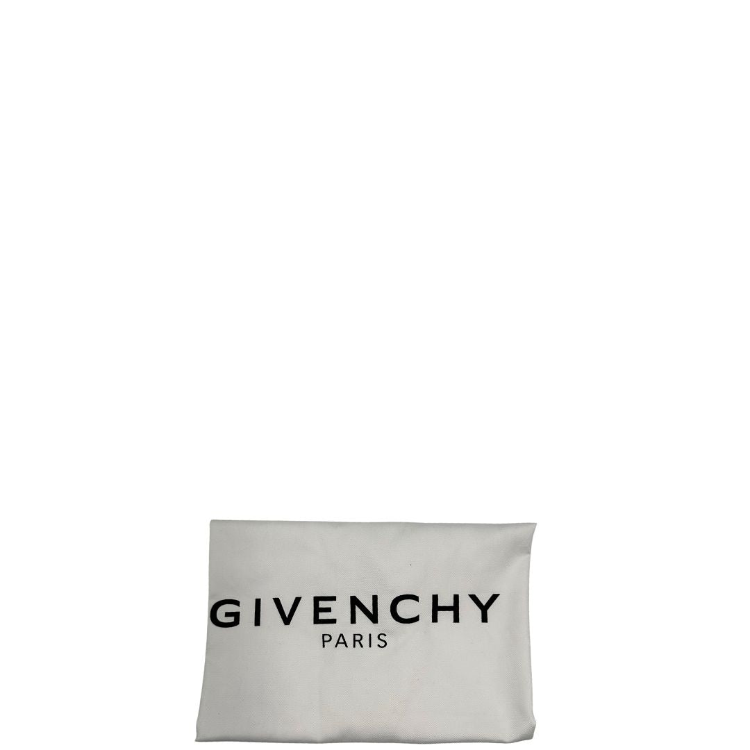 dustbag Antigona Givenchy in pelle martellata nera nella misura piccola, di lusso, originale, ottime condizioni, usata. 