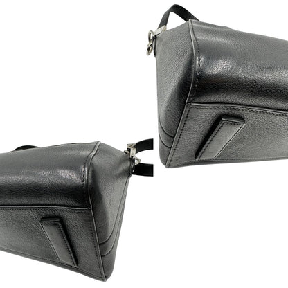 angoli Antigona Givenchy in pelle martellata nera nella misura piccola, di lusso, originale, ottime condizioni, usata.v 