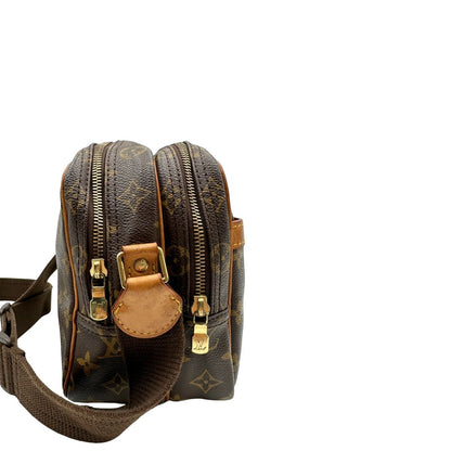 Borsa LV Reporter nella versione PM, in canvas monogrammato marrone. Originale, usata, di lusso, in ottime condizioni.