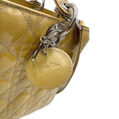 Borsa Lady Dior Large in pelle verniciata in trama cannage giallo ocra chiaro, di lusso, originale, ottime condizioni, usata.