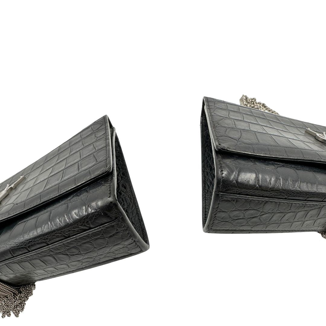 angoli Borsa Saint Laurent in pelle nera cocco, di lusso, originale, ottime condizioni, usata. 
