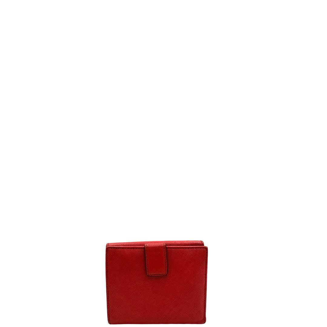 Portafoglio Salvatore Ferragamo in pelle color rosso fragola, di lusso, originale, ottime condizioni, usato.