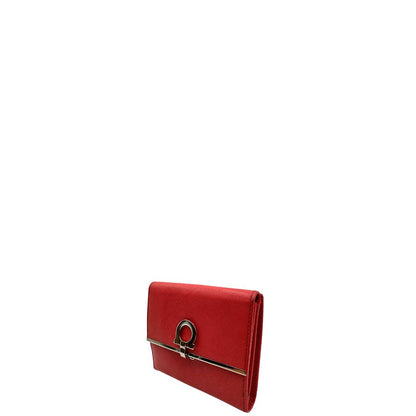 Portafoglio Salvatore Ferragamo in pelle color rosso fragola, di lusso, originale, ottime condizioni, usato.