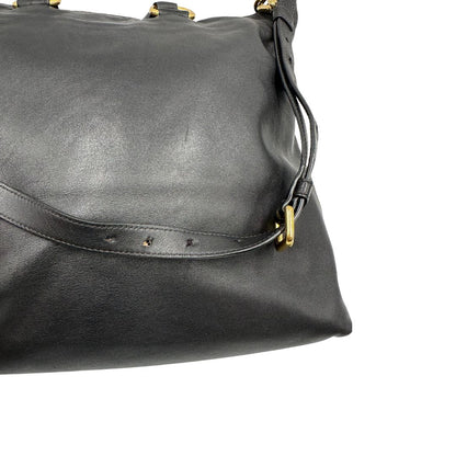 Tracolla, Borsa Prada in pelle nera, indossabile a mano e anche a tracolla. Originale, usata, di lusso, in ottime condizioni.