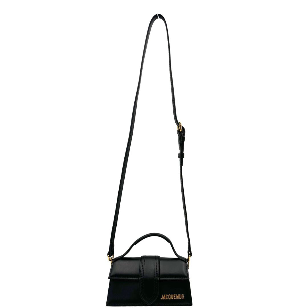 front Borsa Jacquemus nella versione Le Bambino in pelle nera, di lusso, ottime condizioni, usata, originale. 