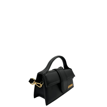lato Borsa Jacquemus nella versione Le Bambino in pelle nera, di lusso, ottime condizioni, usata, originale. 