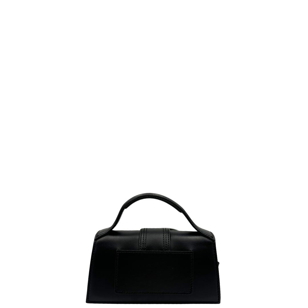 retro Borsa Jacquemus nella versione Le Bambino in pelle nera, di lusso, ottime condizioni, usata, originale.