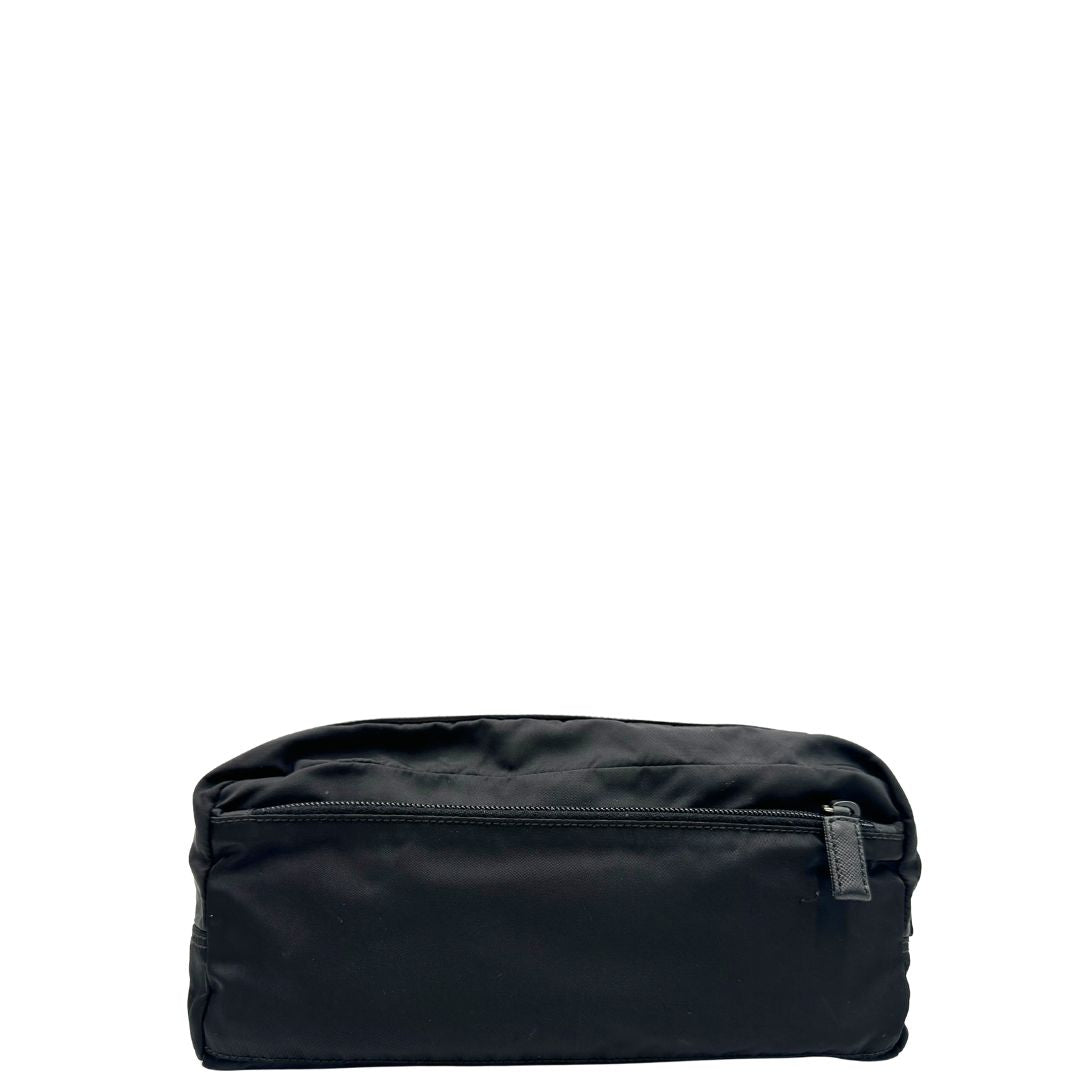 retro Pochette Prada in tessuto nylon nero e finiture in pelle tono su tono, di lusso, originale, ottime condizioni, usato. 