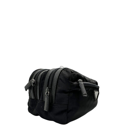 lato Pochette Prada in tessuto nylon nero e finiture in pelle tono su tono, di lusso, originale, ottime condizioni, usato. 