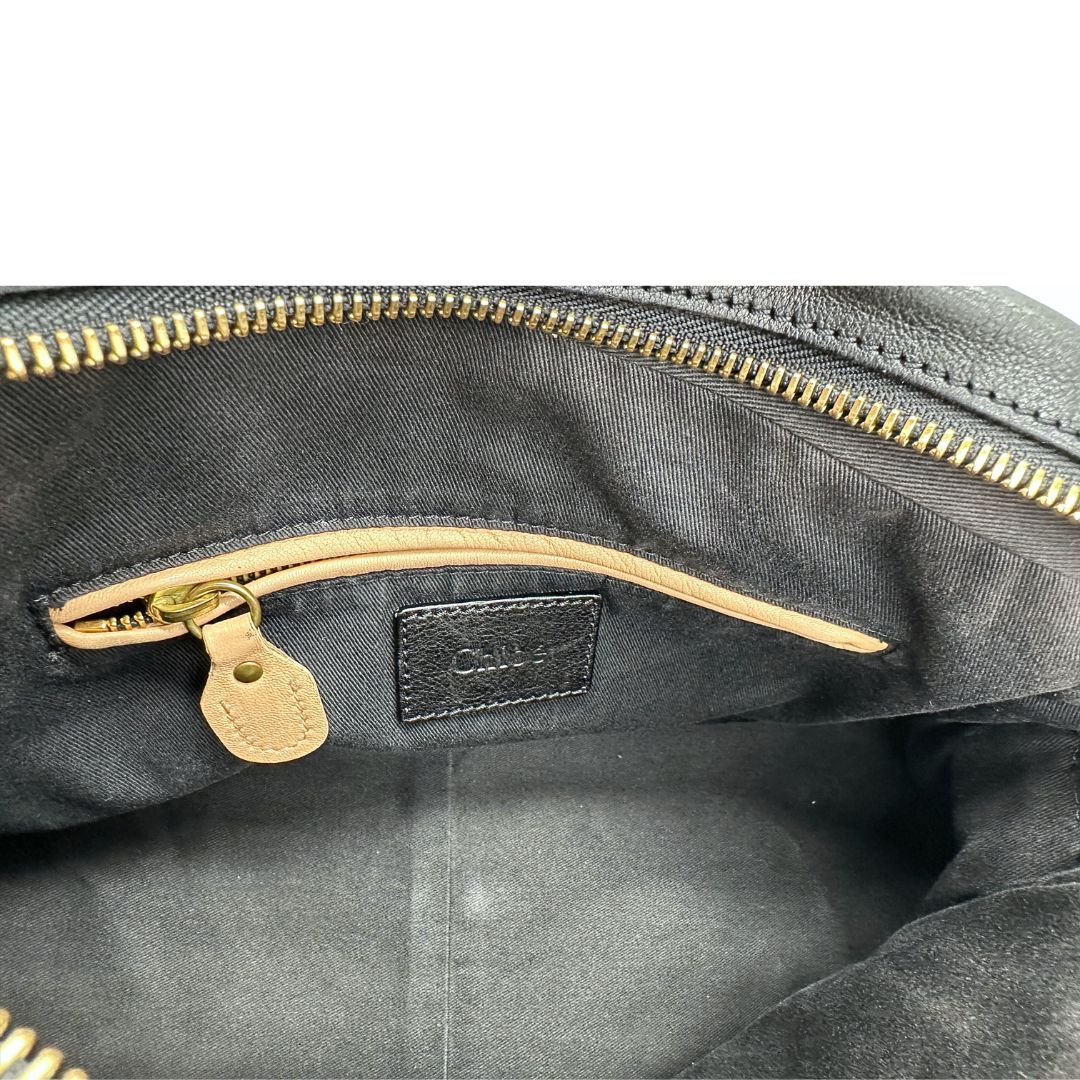 interno  Borsa Chloé in pelle nera, indossabile a spalla o a mano, di lusso, originale, ottime condizioni, usata. 