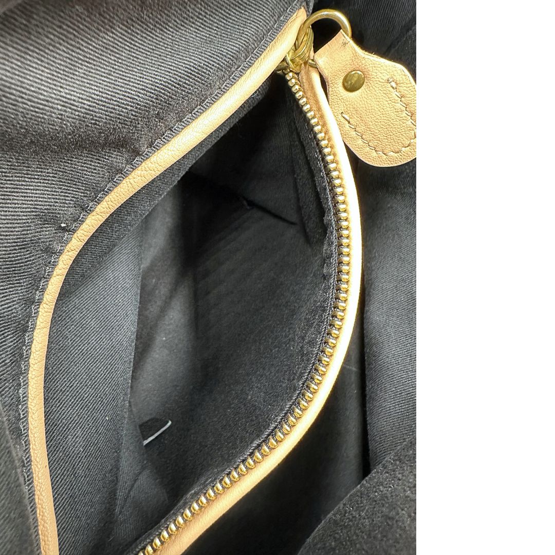 interno  Borsa Chloé in pelle nera, indossabile a spalla o a mano, di lusso, originale, ottime condizioni, usata. 
