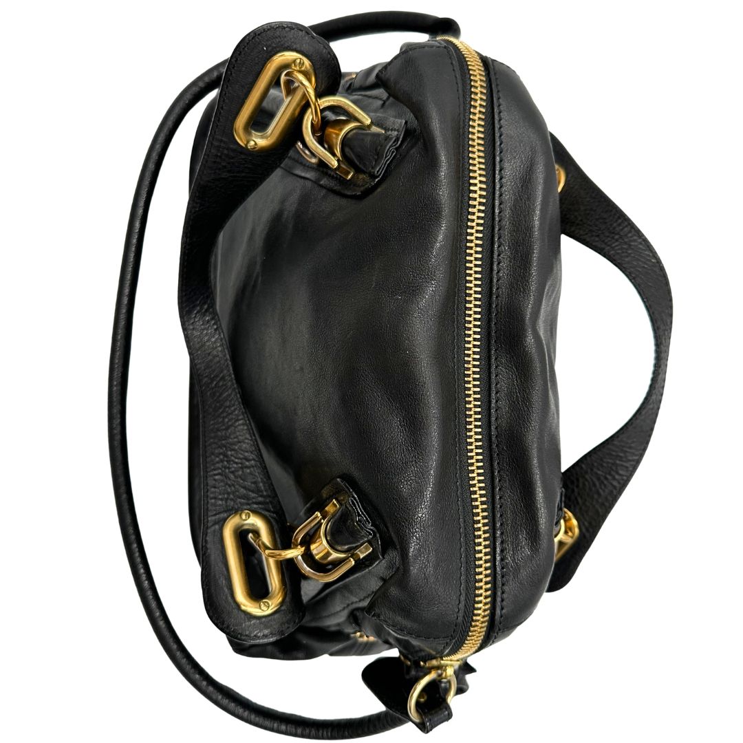 chiusura  Borsa Chloé in pelle nera, indossabile a spalla o a mano, di lusso, originale, ottime condizioni, usata. 