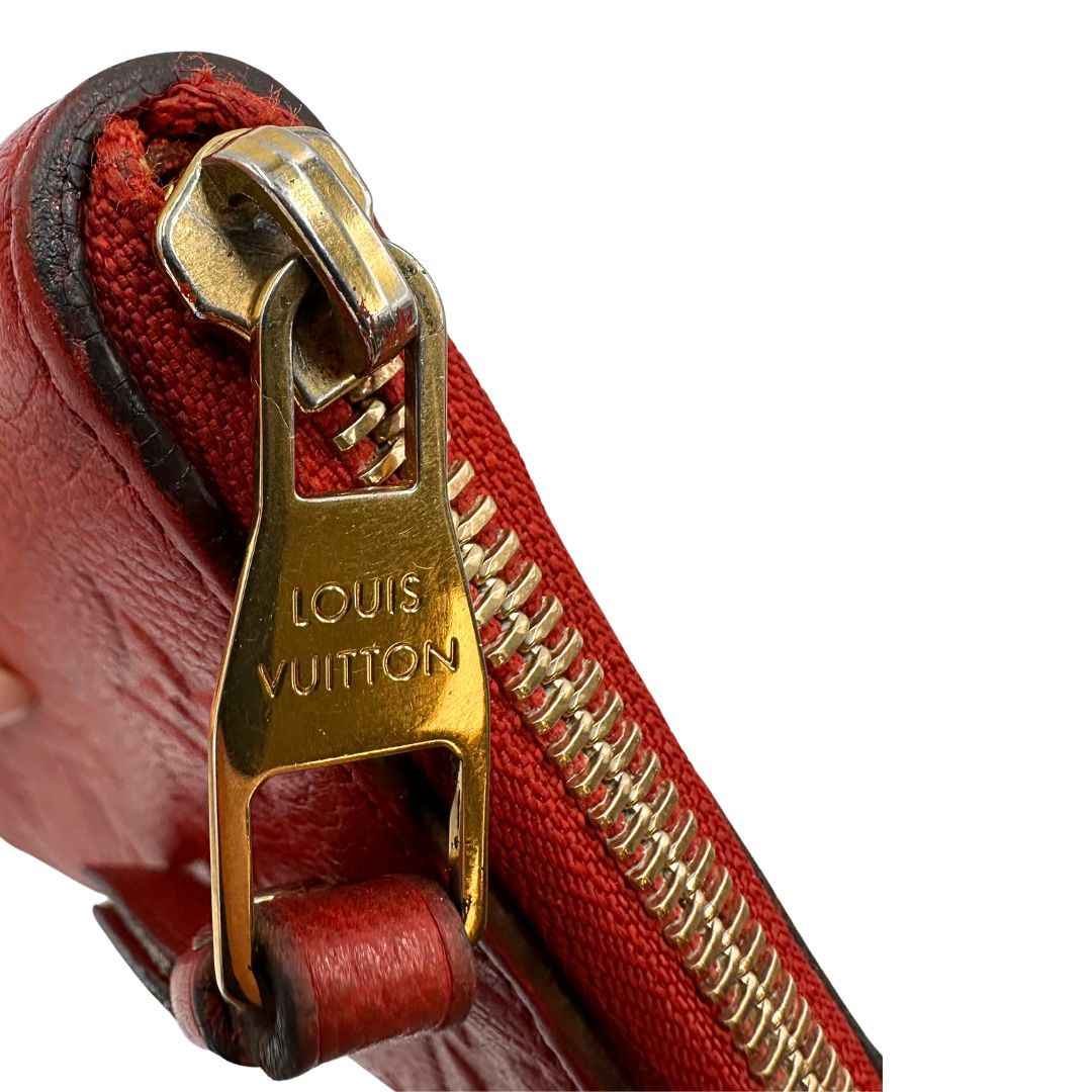 Portadocumenti Louis Vuitton in pelle monogram rossa, di lusso, originale, ottime condizioni, usato.