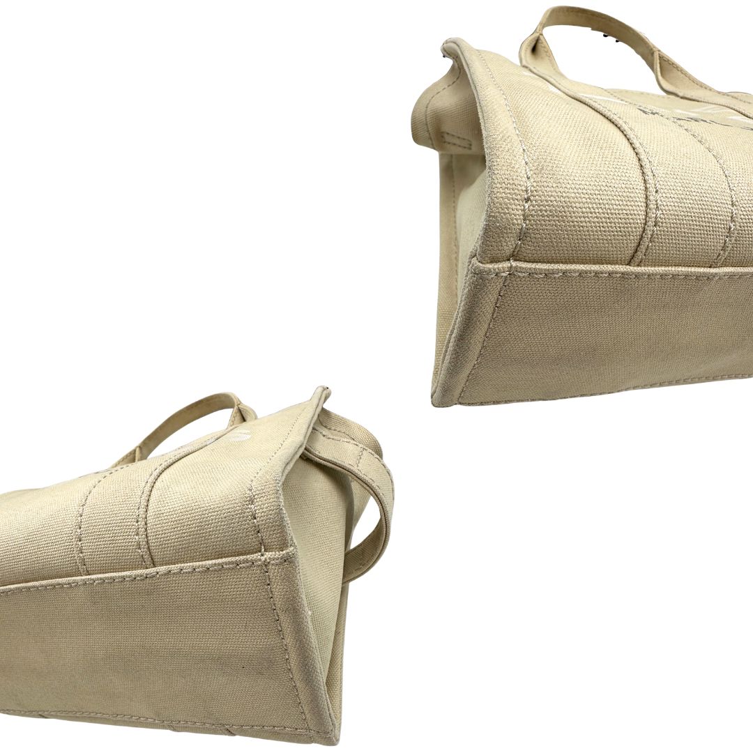 angoli Borsa Marc Jacobs in tessuto color sabbia nella versione small, di lusso, originale, ottime condizioni, usata. 