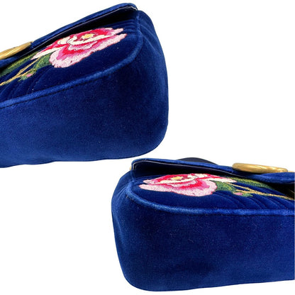 Angoli di una borsa Gucci Marmont nella misura grande velvet color blu reale, con patchwork decorativi, usata, originale, second hand, in ottime condizioni.