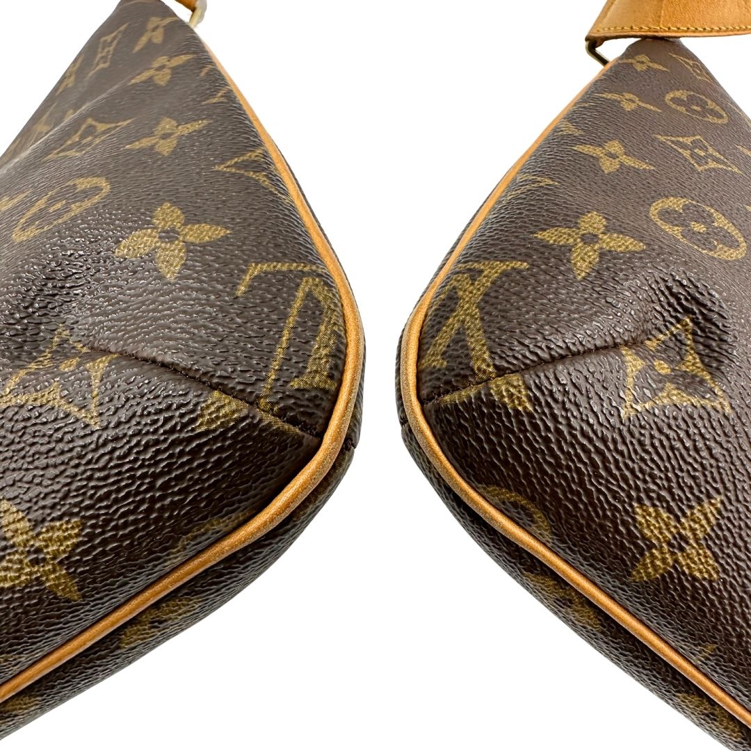 angoli  Louis Vuitton Musette nella versione PM, di lusso, originale, ottime condizioni, usata.