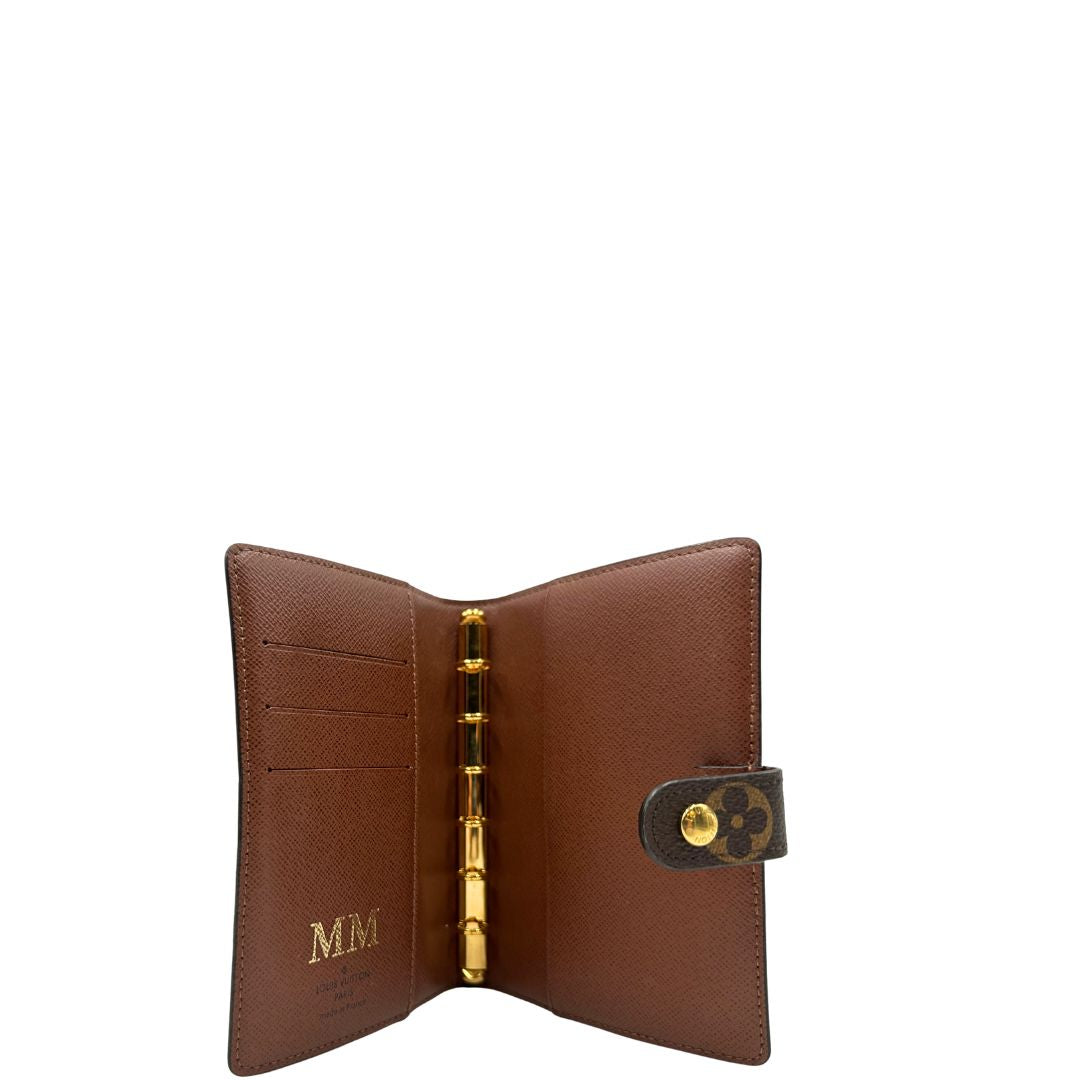 Copertina Louis Vuitton in canvas Monogram per agenda piccola con chiusura a pressione, di lusso, originale, ottime condizioni, usata.