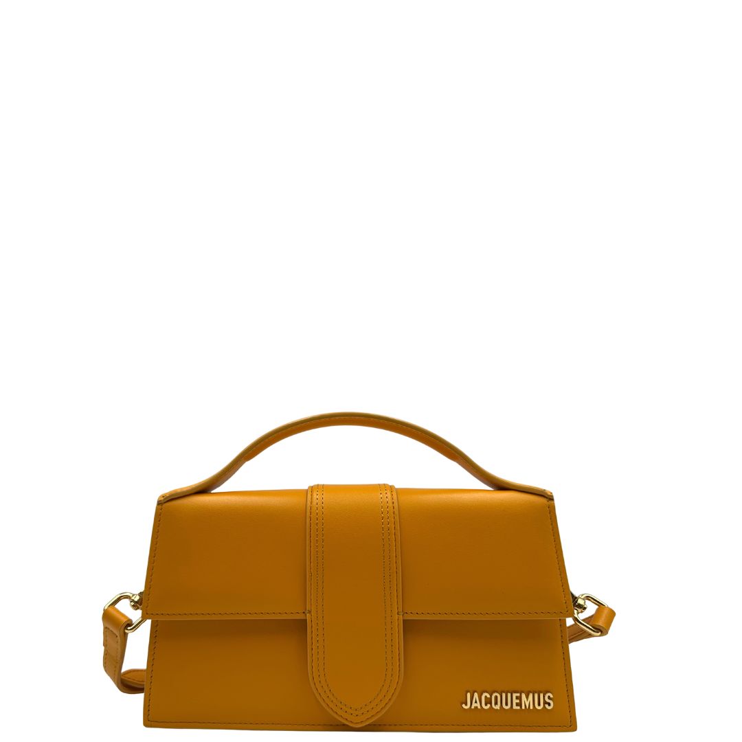 front  Borsa Jacquemus nella versione Le Grand Bambino in pelle color zafferano, di lusso, originale, ottime condizioni, usata. 