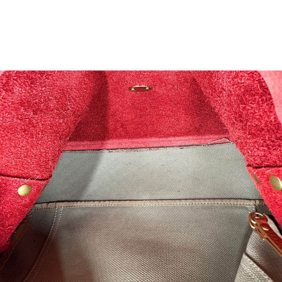 interno Postina M Zanellato in pelle scamosciata rossa munita di una tracolla amovibile e regolabile e un manico singolo, morbida e capiente, di lusso, originale. 