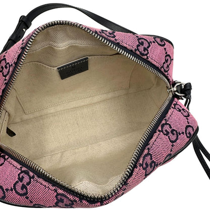 interno  Borsa Gucci Marmont in tessuto rosa GG con finiture in pelle nere e parti metalliche argentate, indossabile a tracolla, di lusso, originale, eccellenti condizioni, usata  