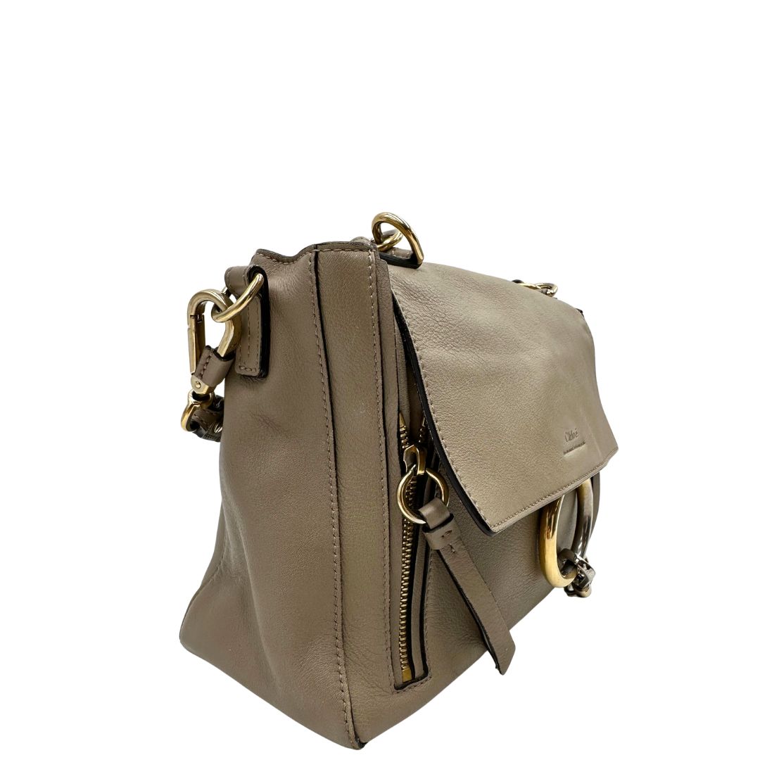 lato Borsa Chloè Faye in pelle color tortora e dettagli metallici dorati, di lusso, originale, ottime condizioni, usata  