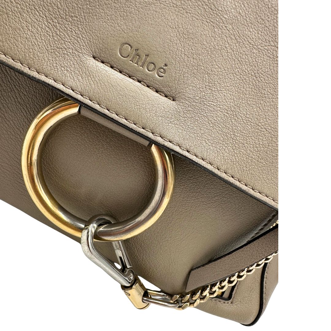 Borsa Chloè Faye in pelle color tortora e dettagli metallici dorati, di lusso, originale, ottime condizioni, usata 