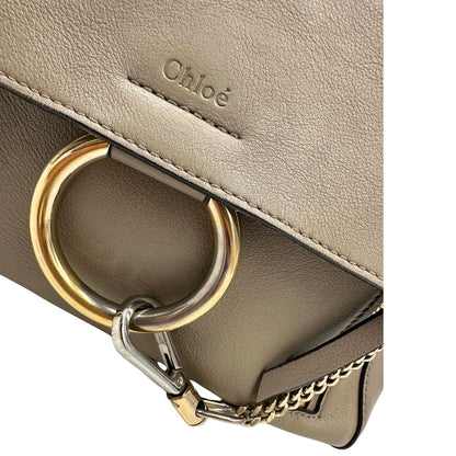 Borsa Chloè Faye in pelle color tortora e dettagli metallici dorati, di lusso, originale, ottime condizioni, usata 